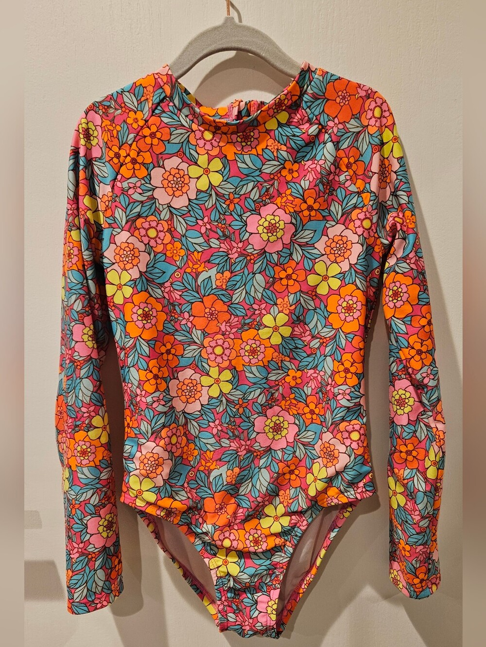 EUC Cat & Jack Girls Swimsuit/Rashguard Size 8